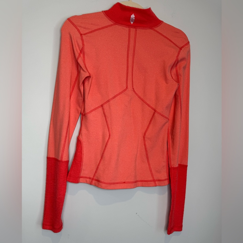 Free People Movement Undercover Base Layer in Melon Taffy Small NWOT - Picture 4 of 4